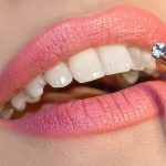 Aksesoris Gigi Yang Berbentuk Seperti Berlian