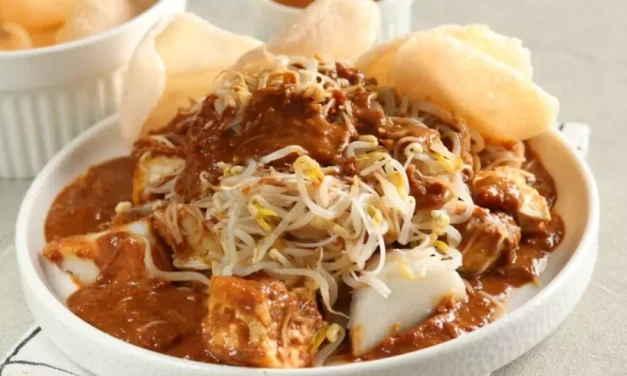Kuliner Ketoprak Yang Berpadu Dengan Bumbu Kacang