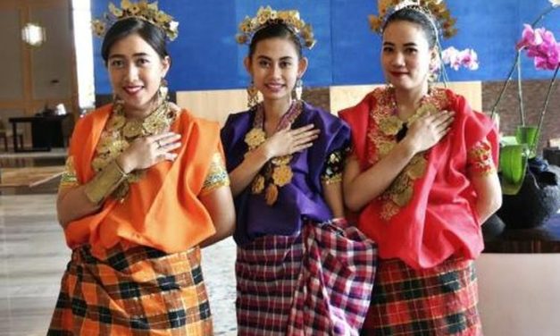Pakaian Adat Bugis Baju Bodo Yang Khas