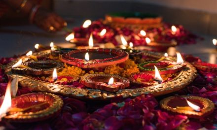Hari Besar Hindu Dalam Merayakan Deepavali