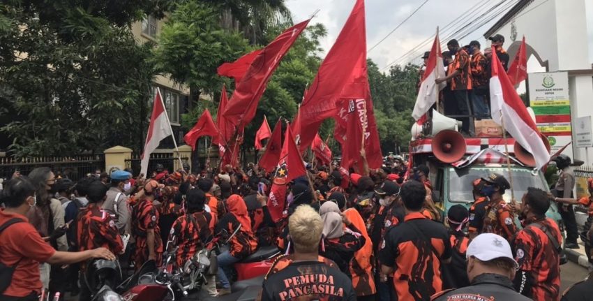 Kegiatan Organisasi Kemasyarakatan Ormas Banyak Negatifnya