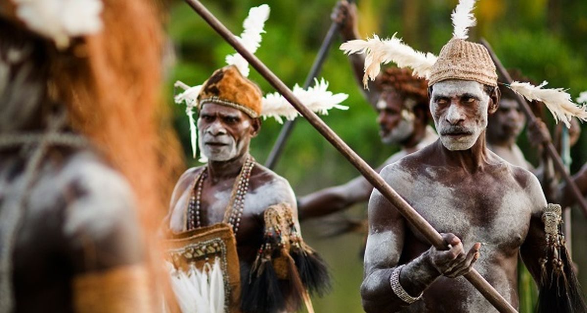 Penduduk Asli Papua Suku Asmat Dengan Budayanya