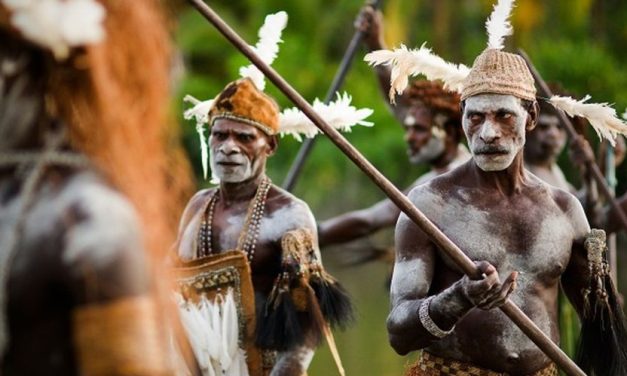 Penduduk Asli Papua Suku Asmat Dengan Budayanya