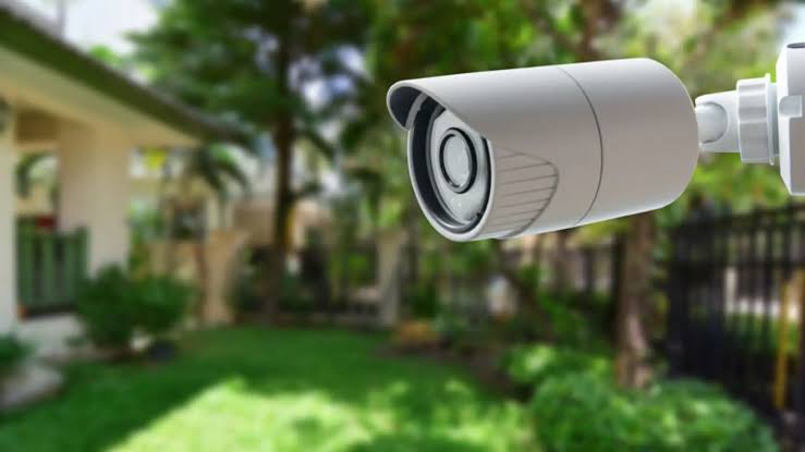 Pengecekan Lingkungan Sekitar Menggunakan Teknologi CCTV