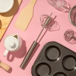 Perlengkapan Peralatan Kue Sebuah Mixer Komponen Penting