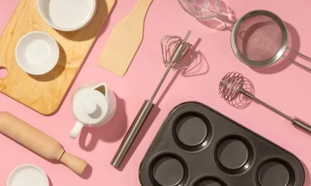 Perlengkapan Peralatan Kue Sebuah Mixer Komponen Penting
