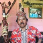 Sebuah Budaya Dayak Memiliki Senjata Tradisional Mandau