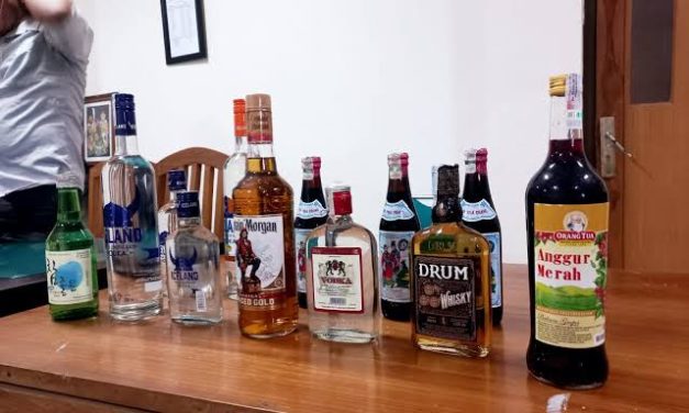 Sebuah Alkohol Miras Minuman Yang Memabukkan