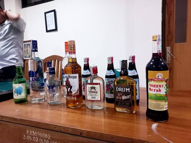 Sebuah Alkohol Miras Minuman Yang Memabukkan