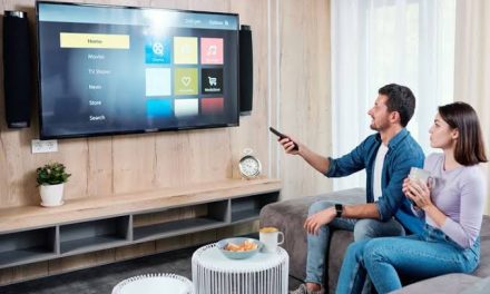 Perangkat Menonton Televisi Dengan Banyak Siaran