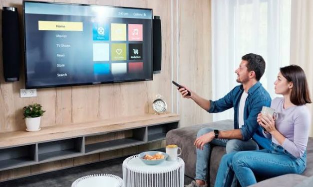 Perangkat Menonton Televisi Dengan Banyak Siaran