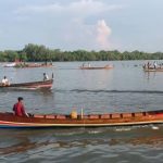 Kendaraan Air Sampan Yang Sangat Sederhana