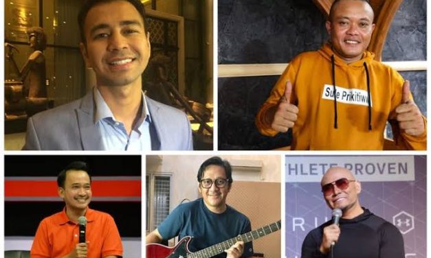 Seorang Profesi Presenter Penyampai Berita Acara