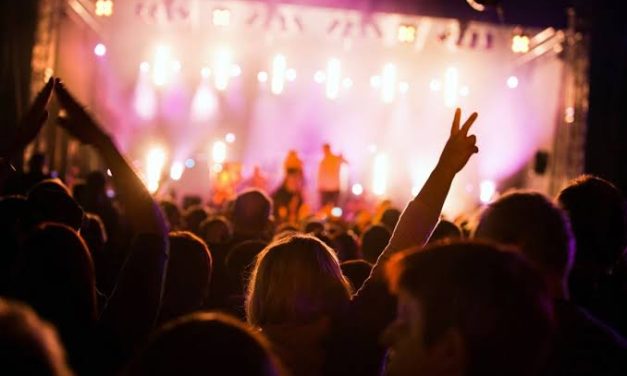 Sebuah Acara Musik Besar Atau Konser